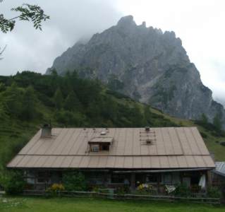 Mitterfeldalm am Hochknig